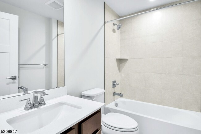 Building Photo - 7 Peckwell St