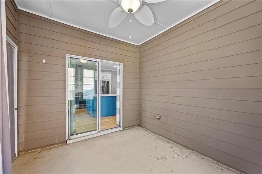 Building Photo - 6616 Splashwater Dr