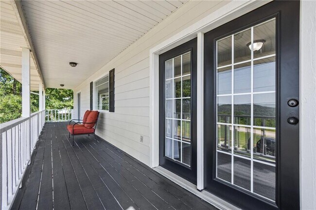 Building Photo - 10940 Devils Den Rd