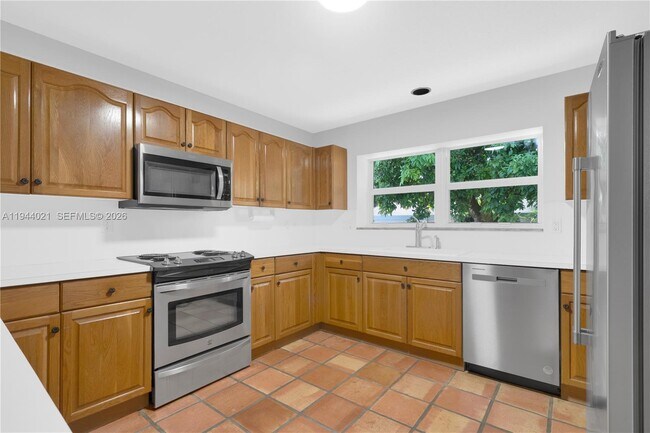 Building Photo - 10514 SW 127th Ct