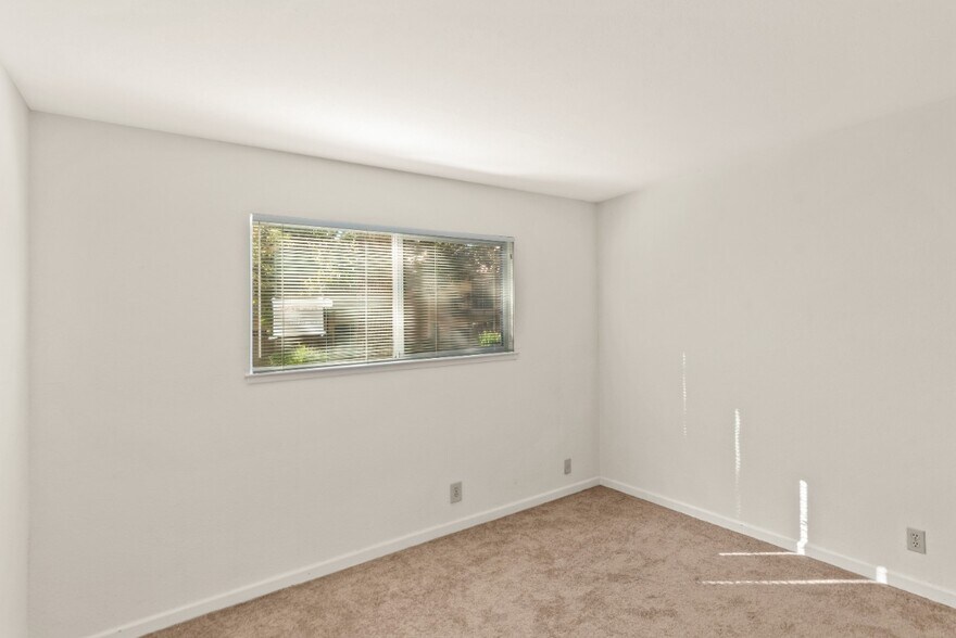 Building Photo - 247 N Capitol Ave