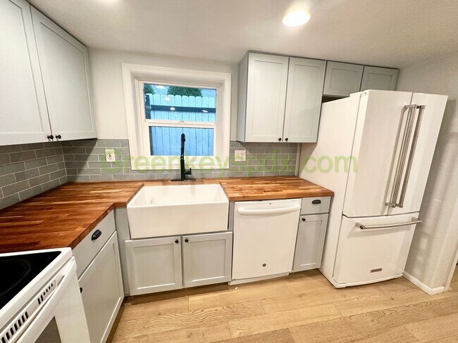 Building Photo - 10342-6935