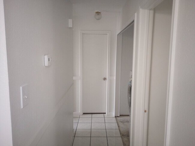 Building Photo - 9627 Dugas Dr
