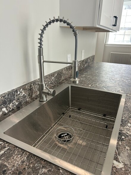 Building Photo - 1 Caroline Ave