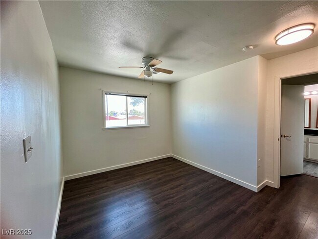 Building Photo - 109 Greenbriar Townhouse Way