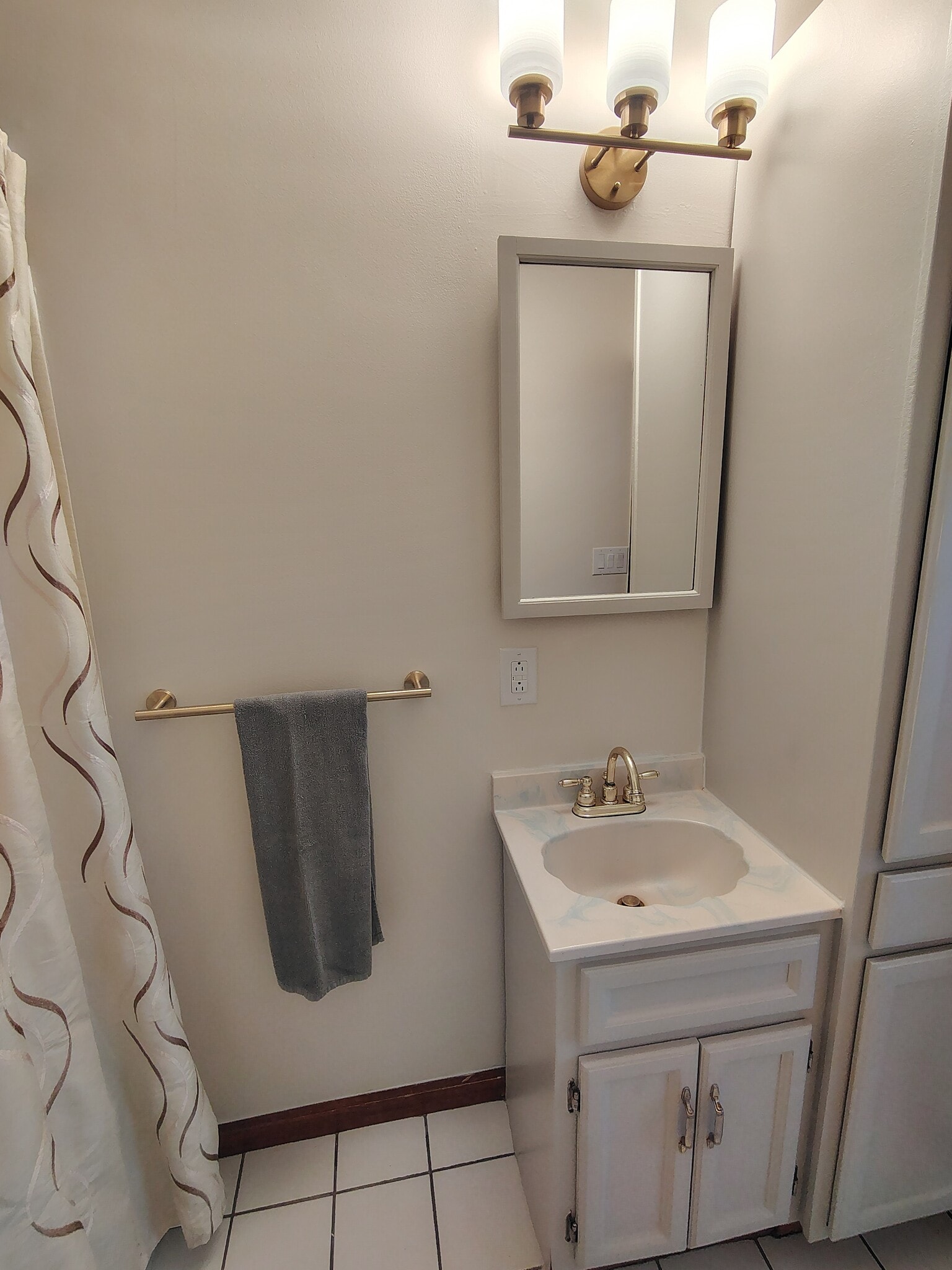 Bathroom - 45 Myers Ave