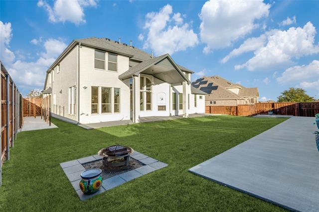 Building Photo - 741 Almeda Dr