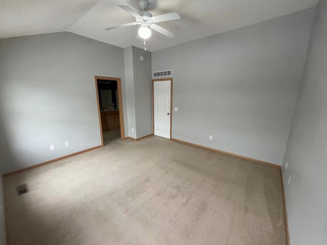 Building Photo - 1244 Chateau Ave