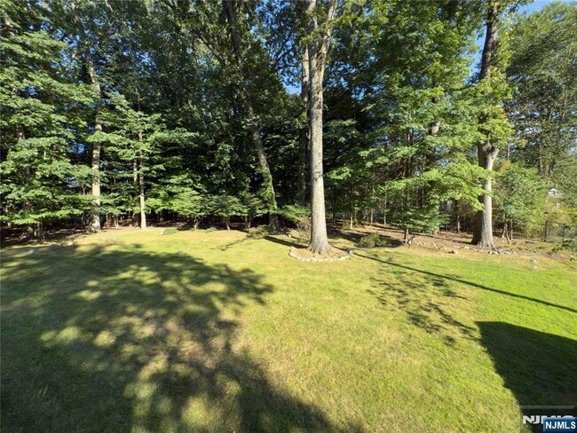 Building Photo - 19 Dearborn Dr