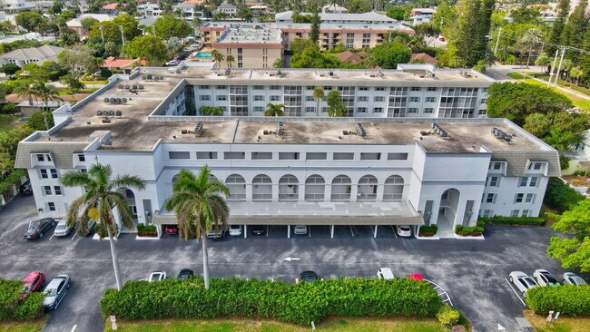 Building Photo - 200 W Camino Real