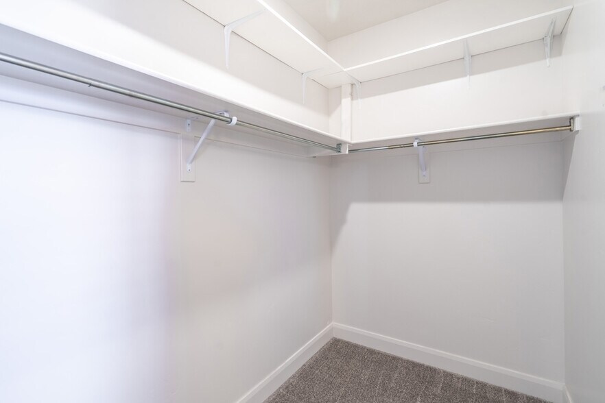 Building Photo - 3158 E Fuchsia Dr