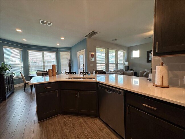 Building Photo - 8020 Annalise Dr