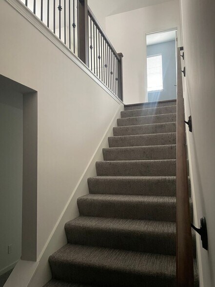 Building Photo - 15853 Foster