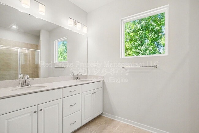 Building Photo - 9512 Munsing Dr