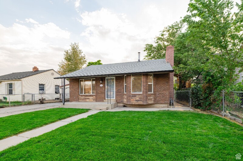 Building Photo - 561 N Beverly Ave