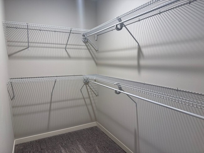 Building Photo - Stunning 4 Bedroom Townhome - $500 SPECIAL MOVE IN CREDIT