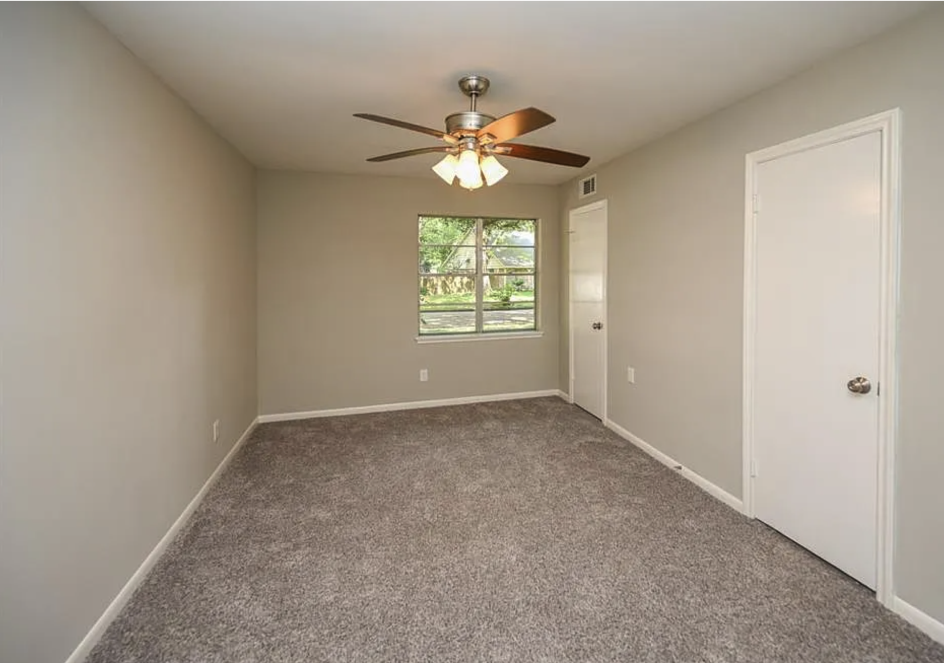 Building Photo - 1507 Bayou Dr