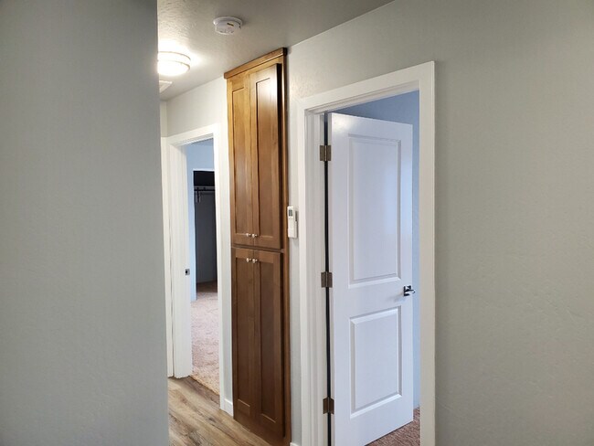 Building Photo - 220 Cheryl Ln