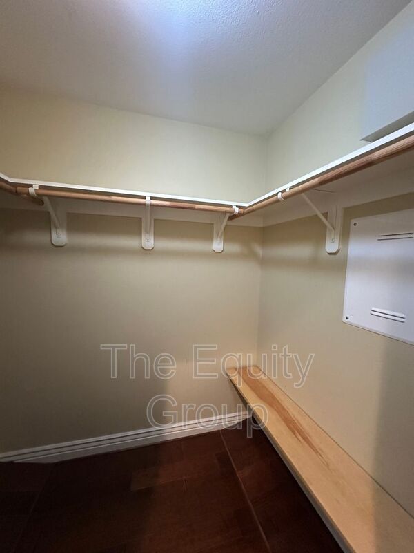 Building Photo - 3842 W Buena Vista Ave