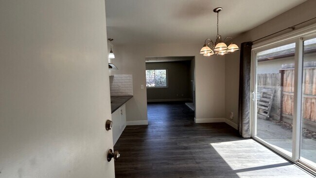 Building Photo - 2960 Cabrillo Dr