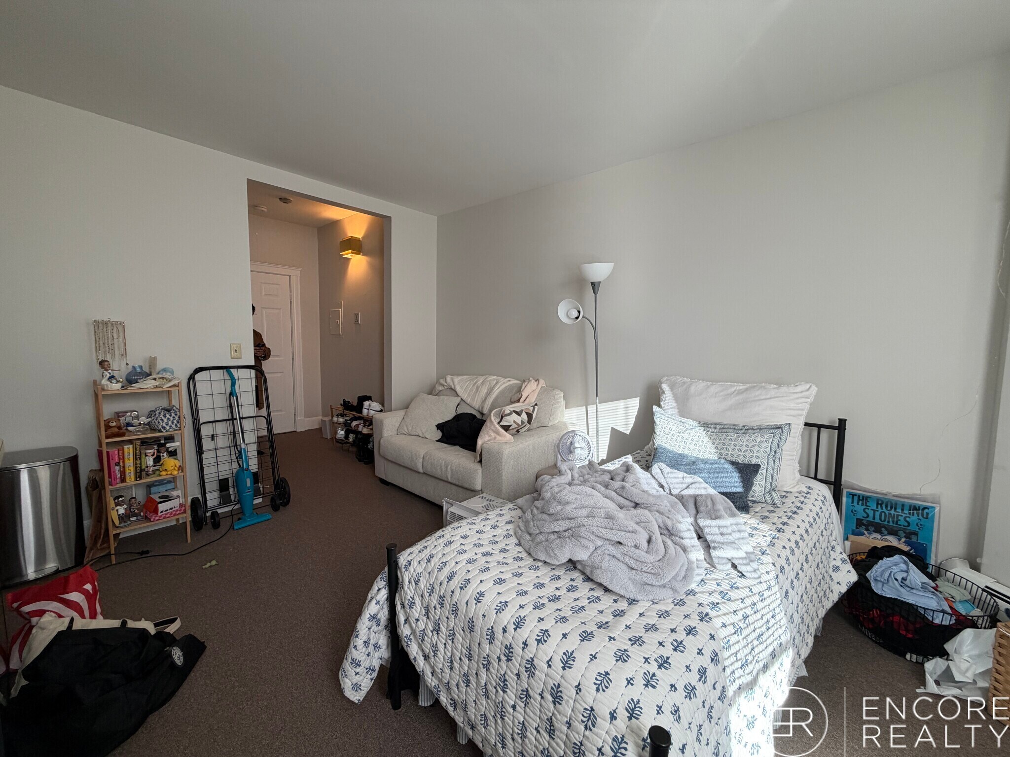 Building Photo - 843 Beacon St