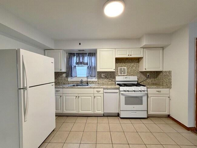 Building Photo - 57 Magnolia Ave