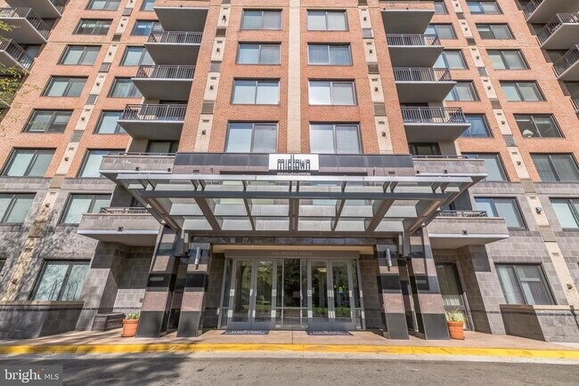 Building Photo - 2451 Midtown Ave