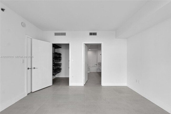 Building Photo - 500 Brickell Ave