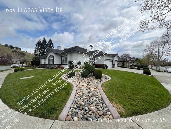 Building Photo - 654 Llagas Vista Dr