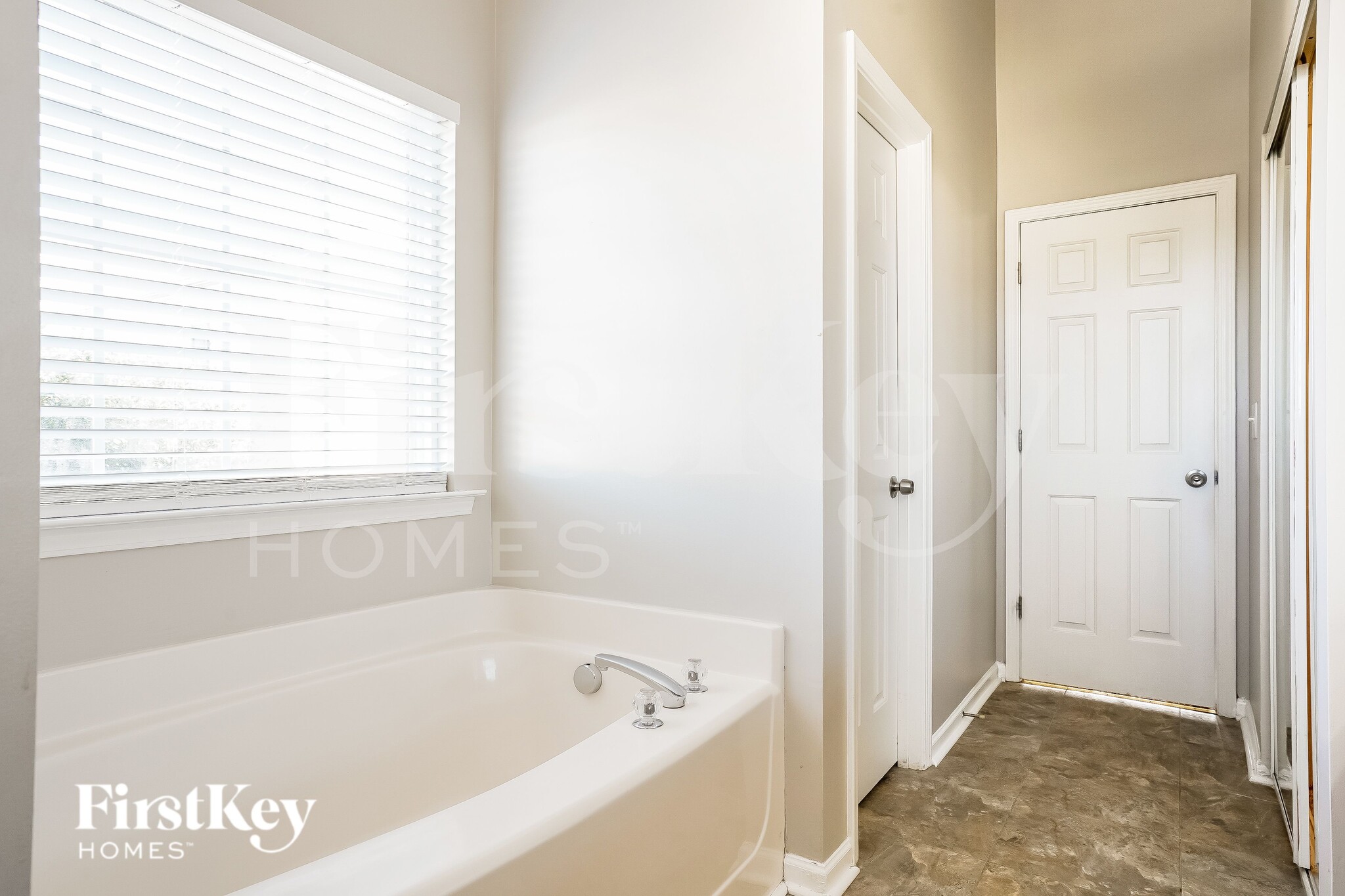 Building Photo - 7264 Great Laurel Dr