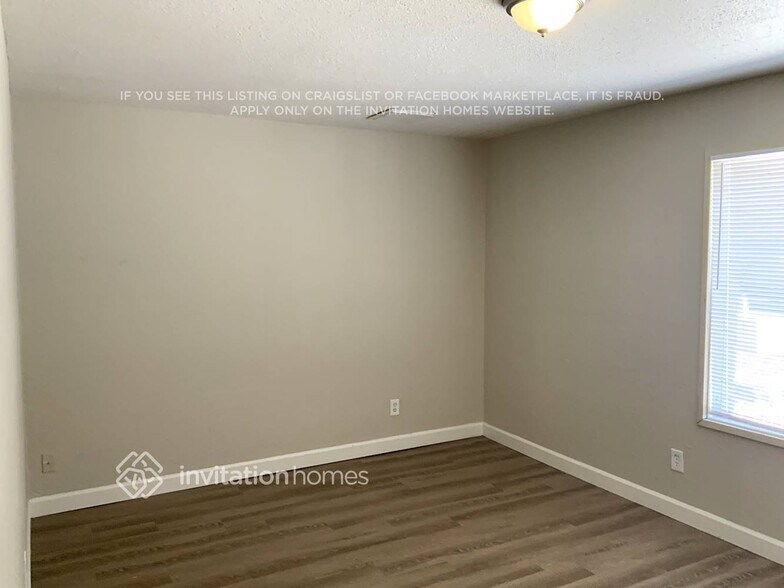 Building Photo - 18432 N 46th Ave