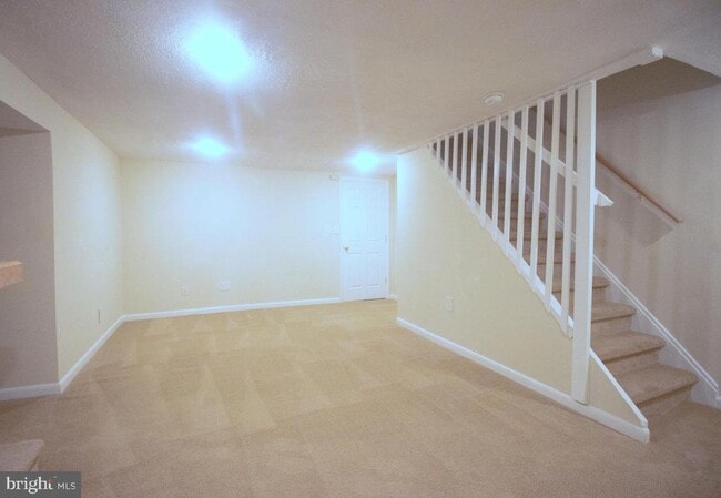 Building Photo - 214 Sulky Way