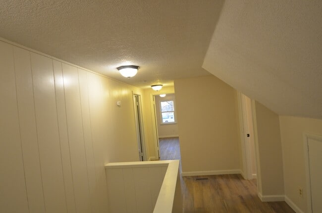 Building Photo - 612 Highway 55