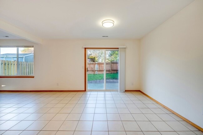 Building Photo - Modern Comfort in Silver Lake | 3-Bed, 2.5-Bath Home