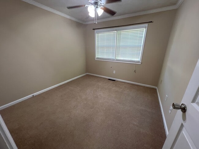 Building Photo - 540 Oak Meadow Ln