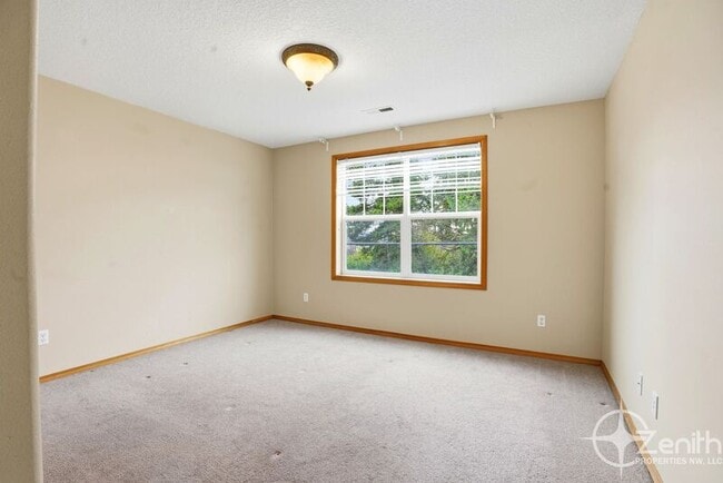 Building Photo - 1511 SE 86th Ct