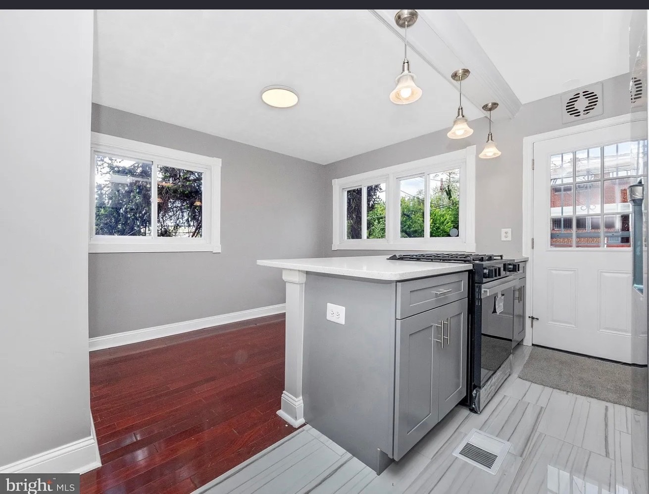 Building Photo - 2100 Ashburton St