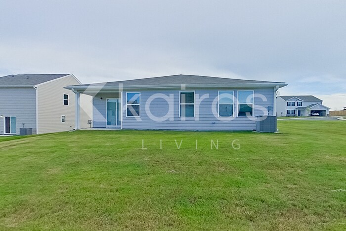 Building Photo - 133 George Oxford Dr