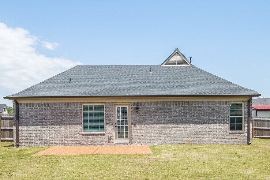 Building Photo - 2733 Sapper Ln