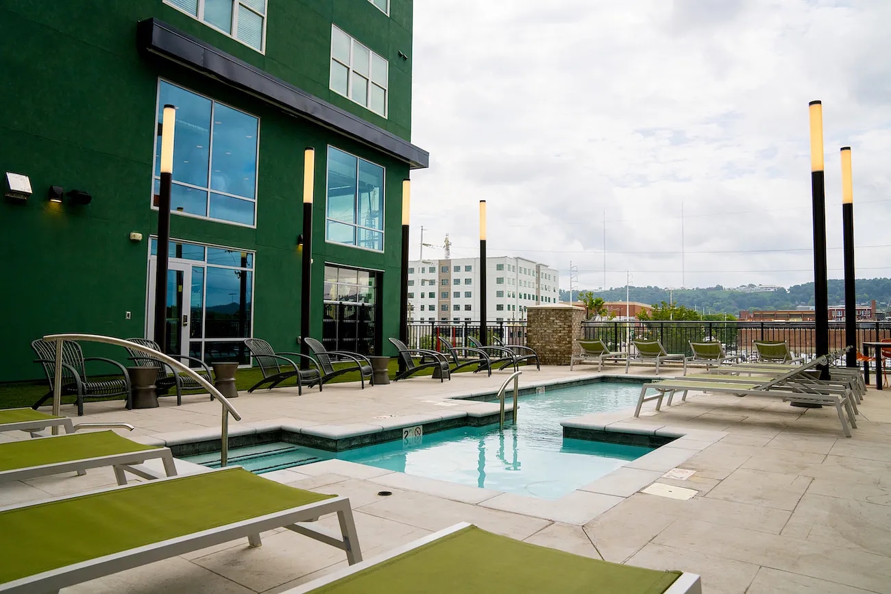 Building Photo - 302 13th St S