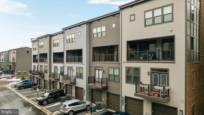 Building Photo - 12910 Sunrise Ridge Aly