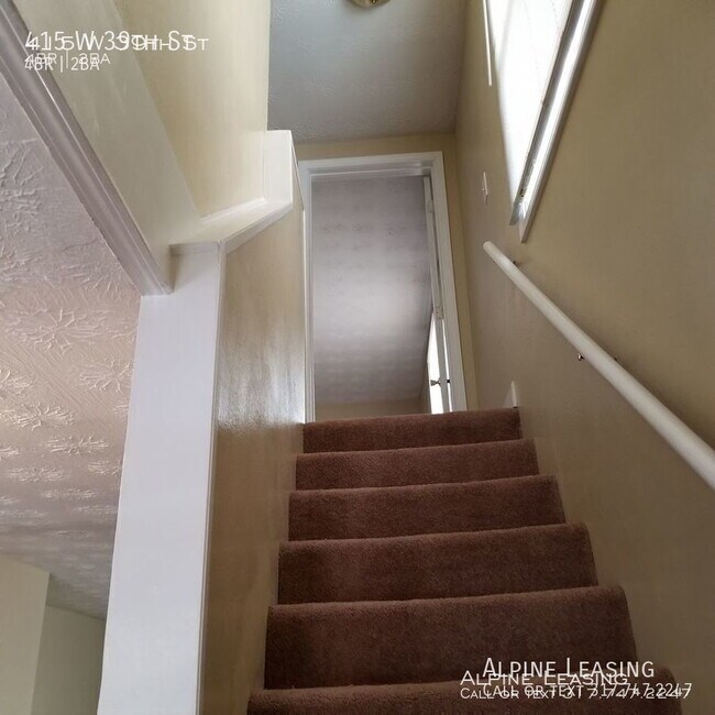Building Photo - 415 W 39th St