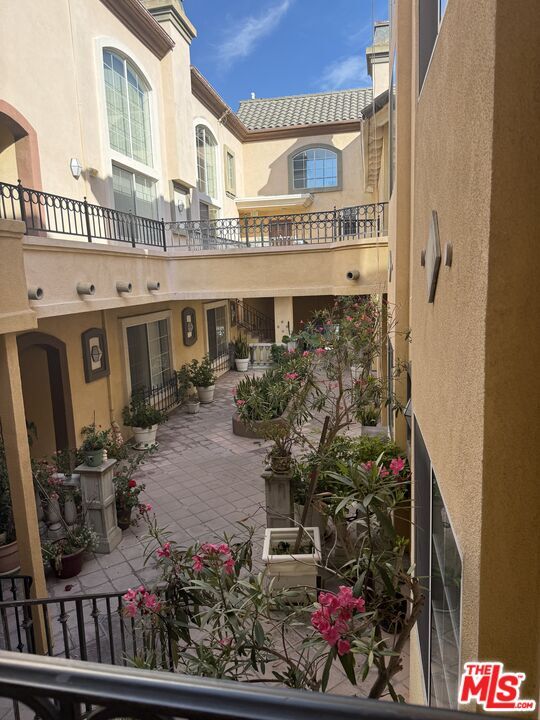 Building Photo - 7033 S La Tijera Blvd