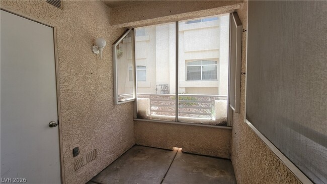 Building Photo - 3320 S Fort Apache Rd