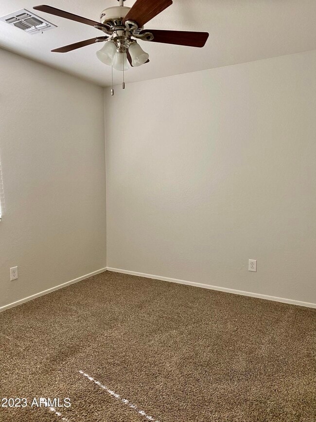 Building Photo - 1675 W Pelican Dr