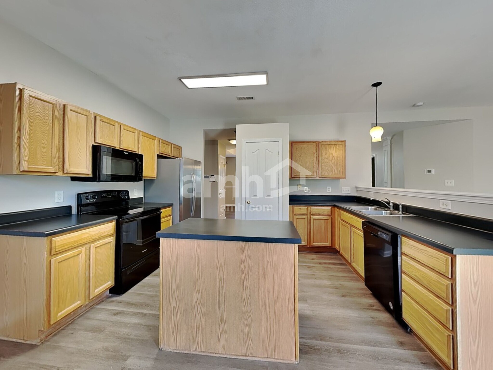 Building Photo - 2001 Moonstone Ln