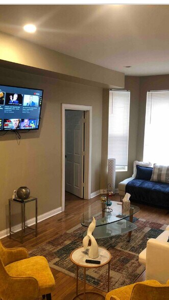 Building Photo - 6630 S Ingleside Ave