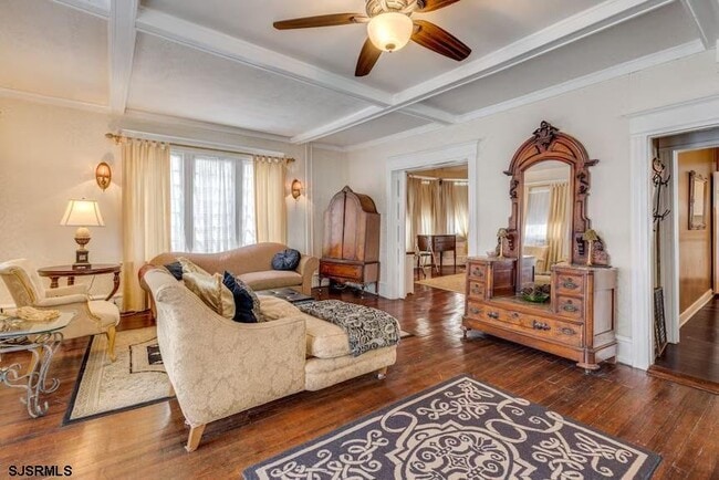 Building Photo - 24 S Vassar Square