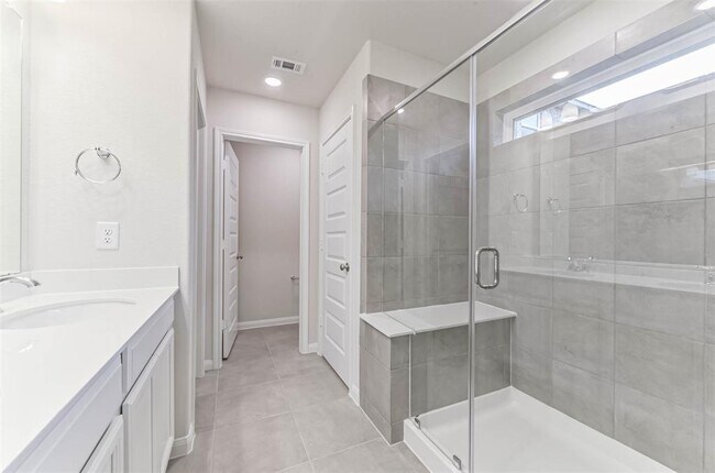 Building Photo - 17590 Rosette Grass Dr
