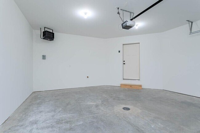 Building Photo - 3504 Green Pastures Ln